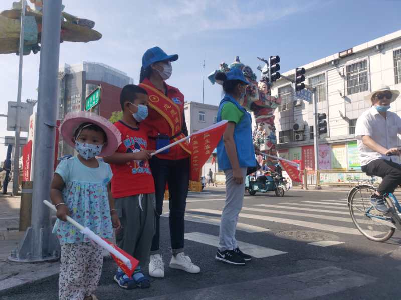 <strong>美女被大鸡巴操的死去活来的免费视频</strong>